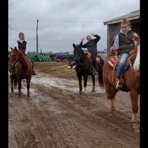 Meet your Posher, Elizabeth